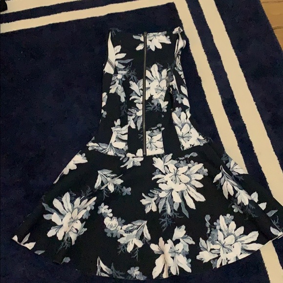 Blue and white floral dress - Picture 2 of 2